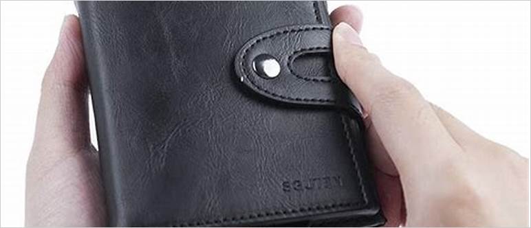 Mens wallet with button